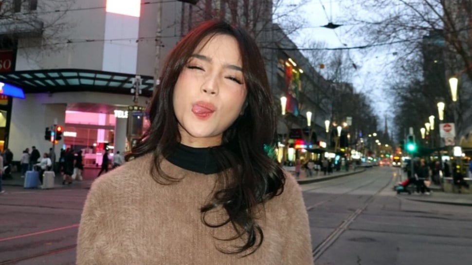 Fuji Diserbu Netizen, Pelit ke Keluarga, Langsung Unggah Transfer Rp 800 Juta!

 – TokoHematku